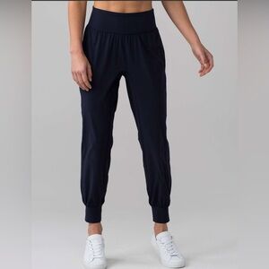 #500 Lululemon Sun Setter Jogger (28")
Midnight Navy Sz 10